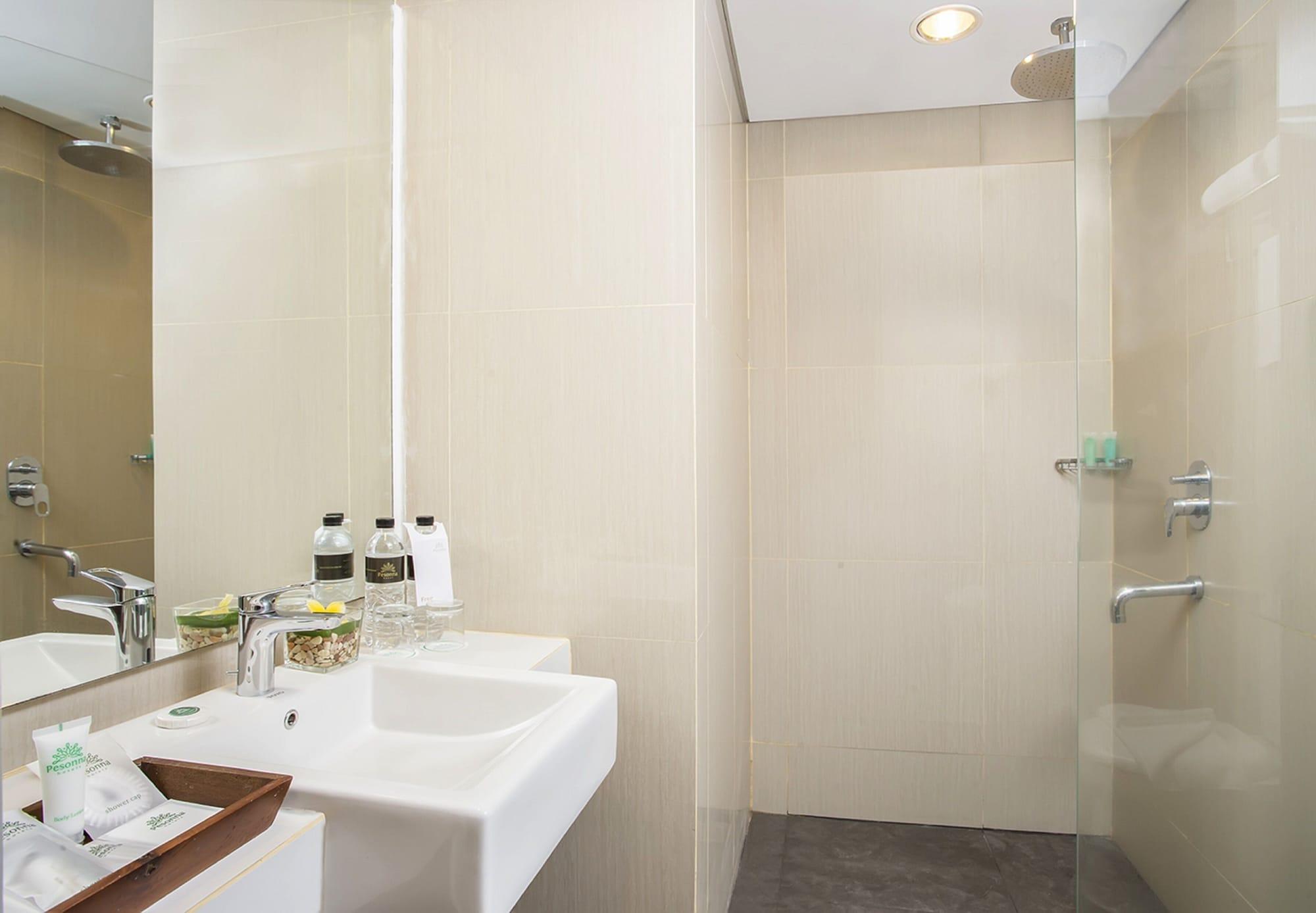 คาส ตูกู  Hotel ยอกยาการ์ตา ภายนอก รูปภาพ