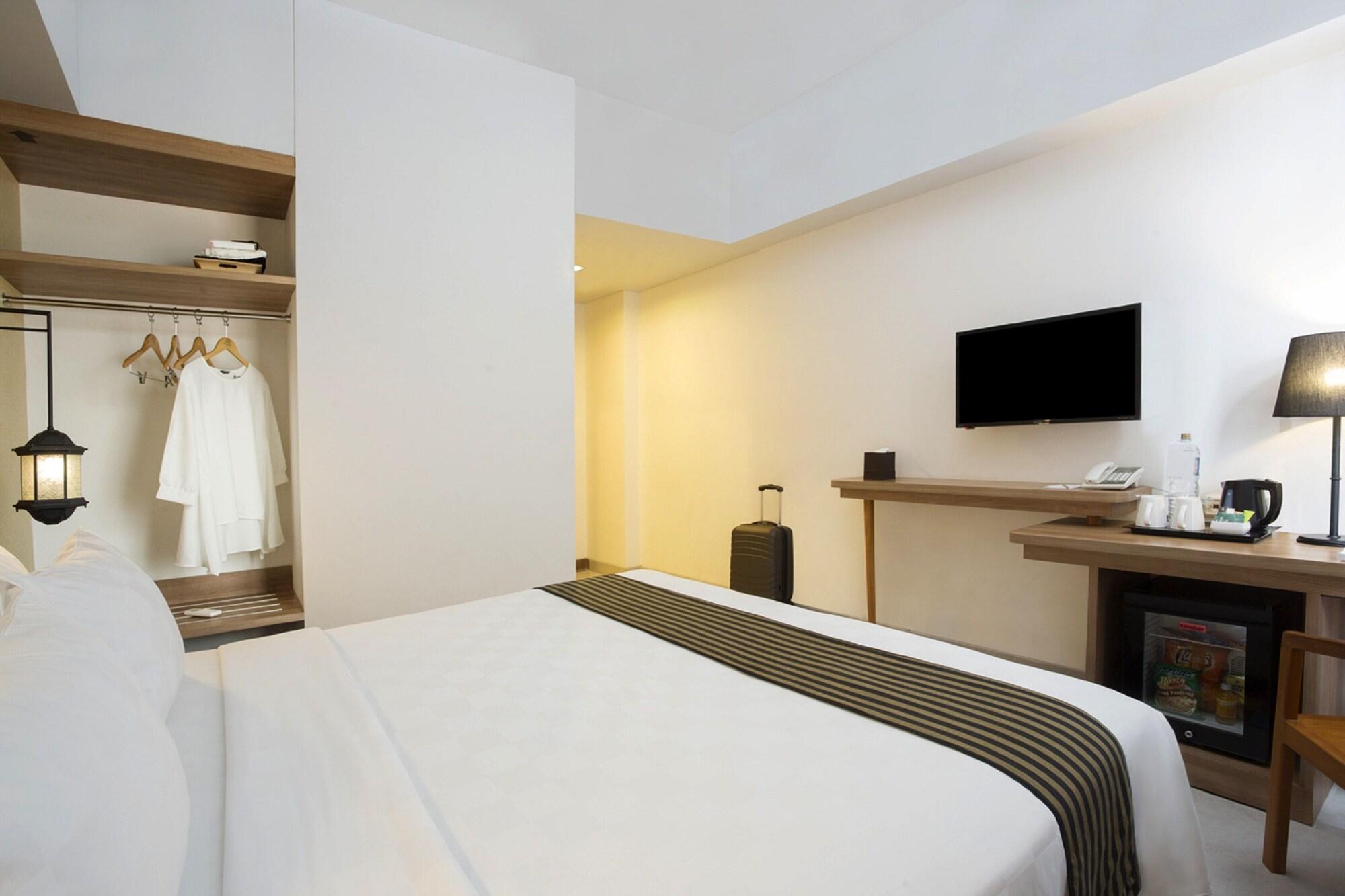 คาส ตูกู  Hotel ยอกยาการ์ตา ภายนอก รูปภาพ