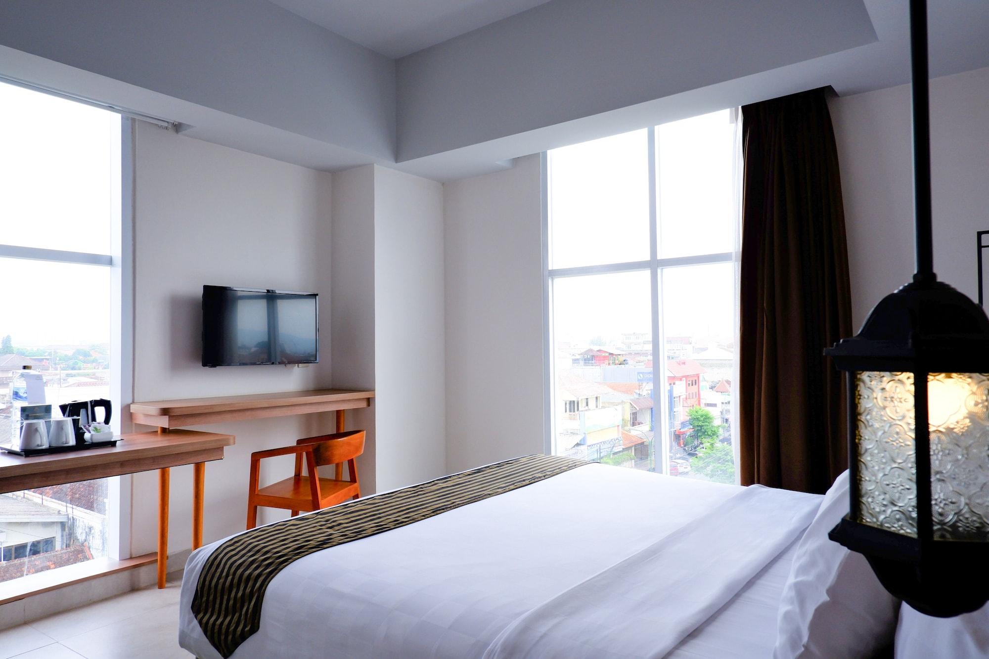 คาส ตูกู  Hotel ยอกยาการ์ตา ภายนอก รูปภาพ