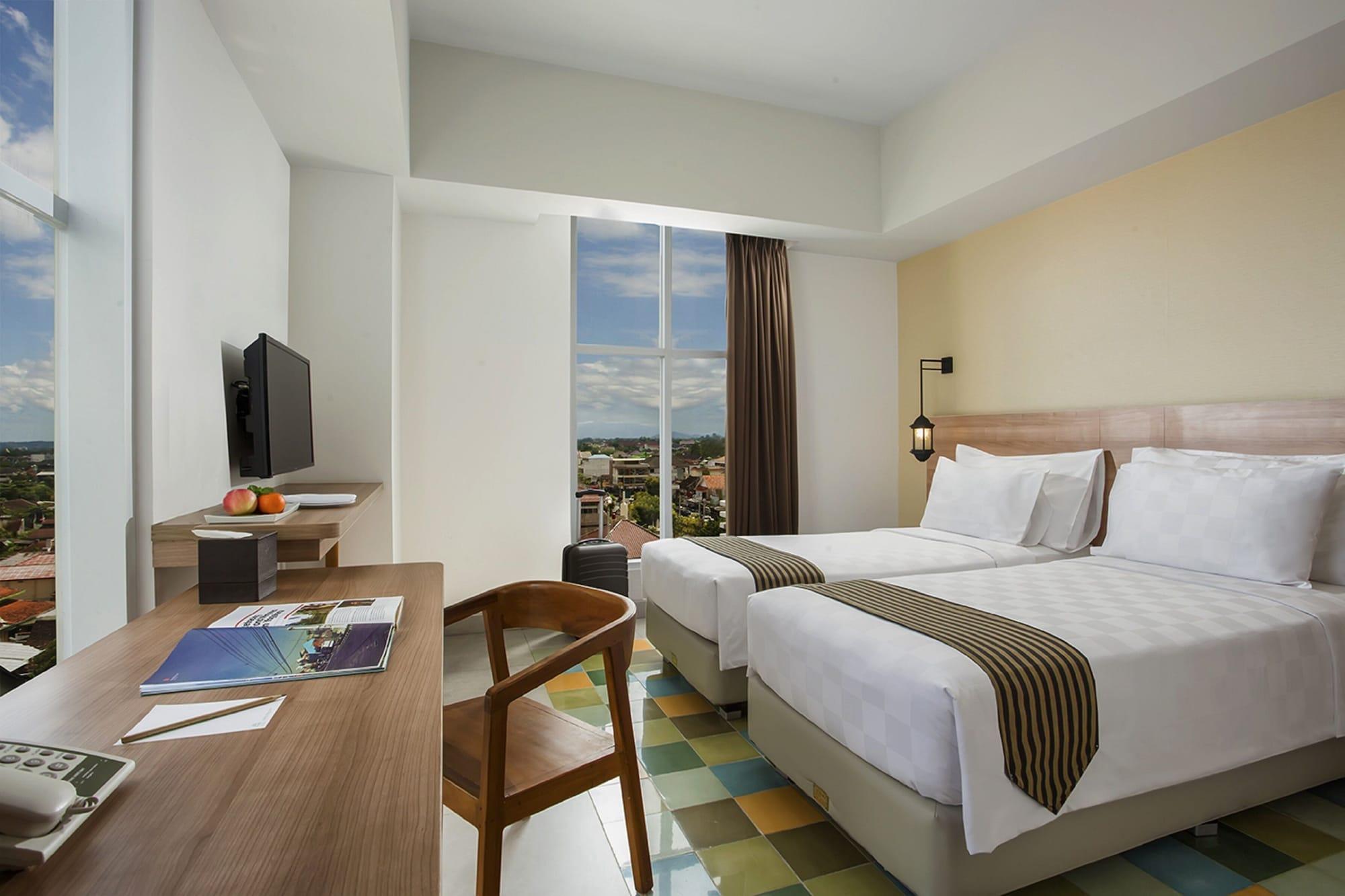 คาส ตูกู  Hotel ยอกยาการ์ตา ภายนอก รูปภาพ