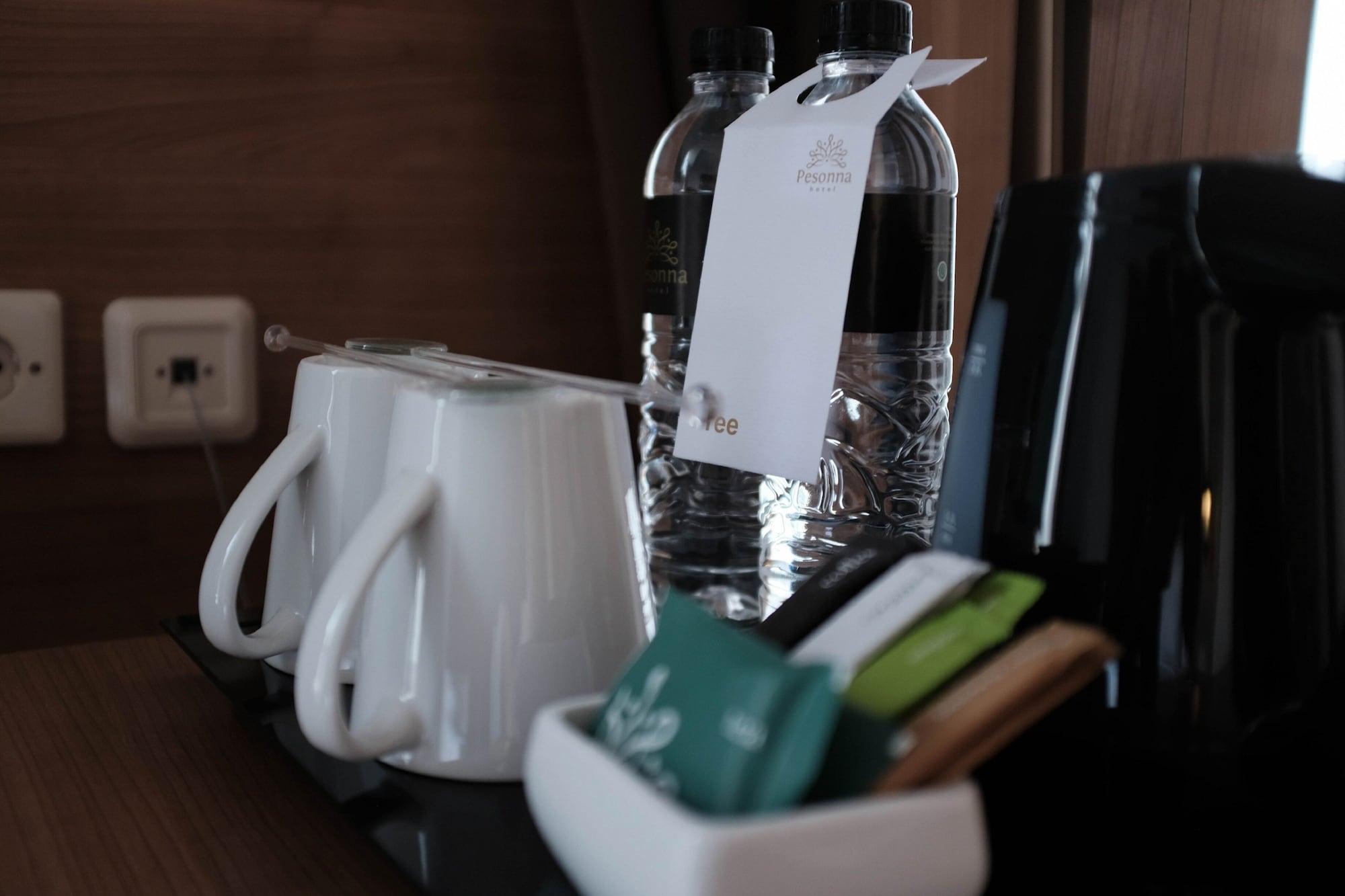 คาส ตูกู  Hotel ยอกยาการ์ตา ภายนอก รูปภาพ
