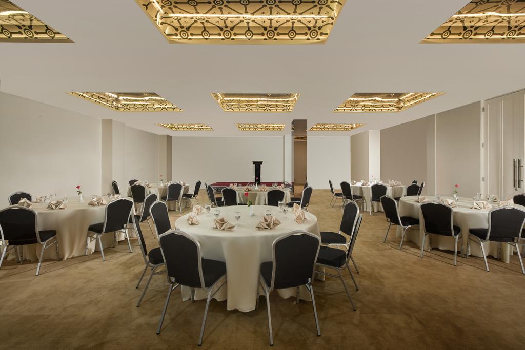 คาส ตูกู  Hotel ยอกยาการ์ตา ภายนอก รูปภาพ