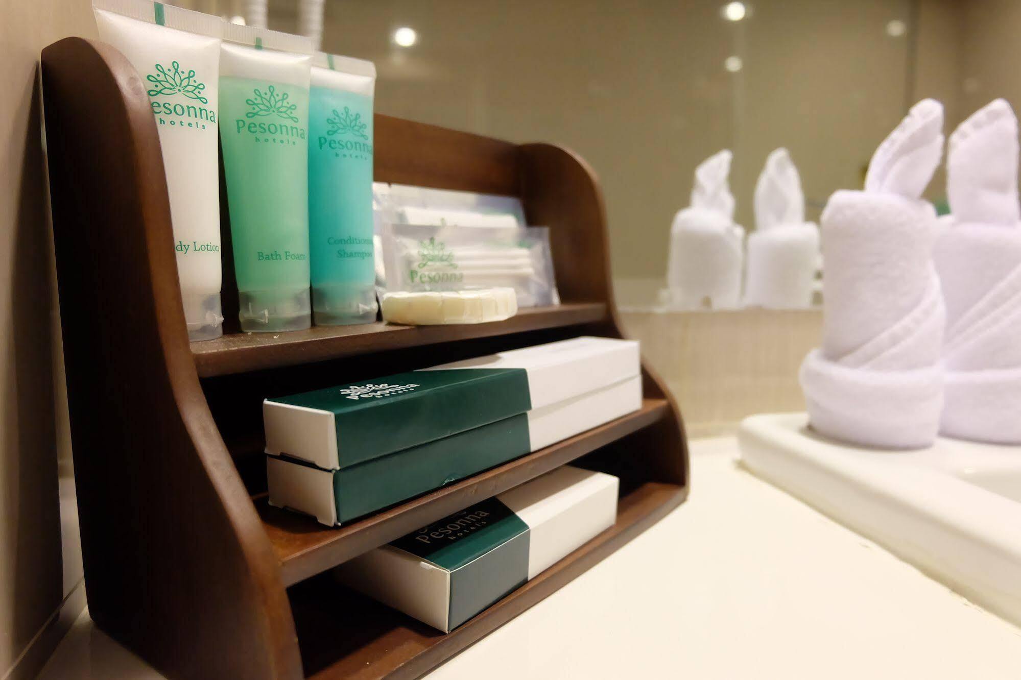 คาส ตูกู  Hotel ยอกยาการ์ตา ภายนอก รูปภาพ