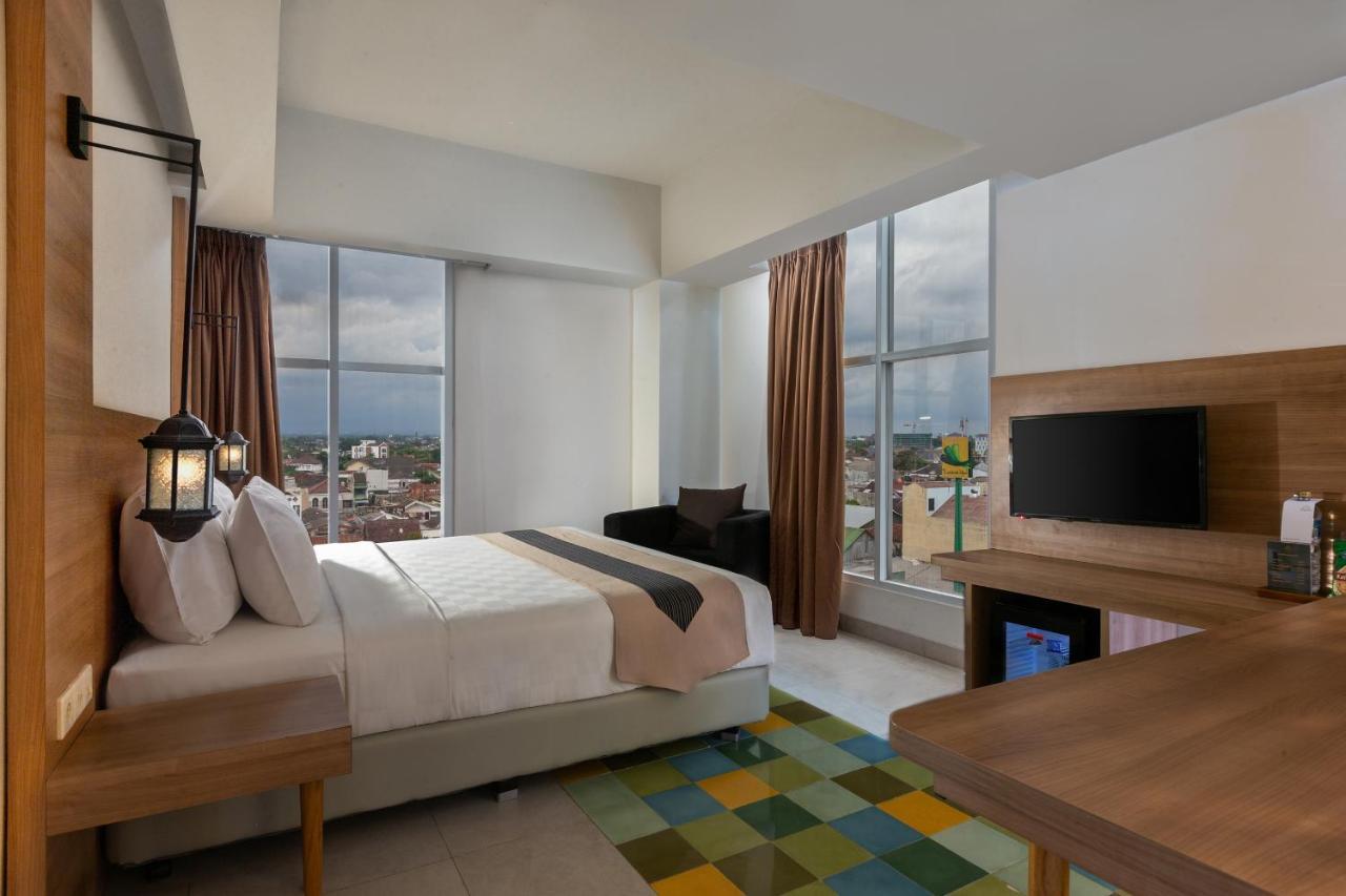คาส ตูกู  Hotel ยอกยาการ์ตา ภายนอก รูปภาพ