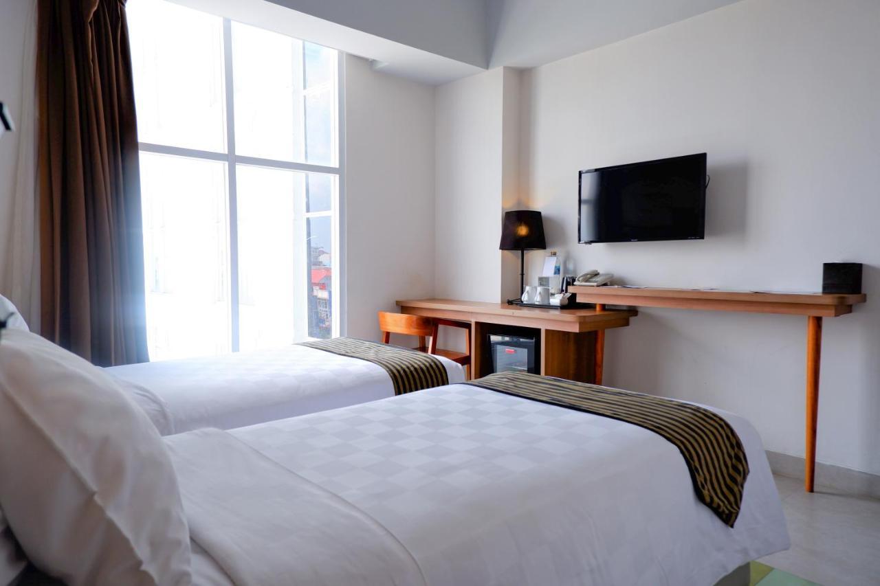 คาส ตูกู  Hotel ยอกยาการ์ตา ภายนอก รูปภาพ