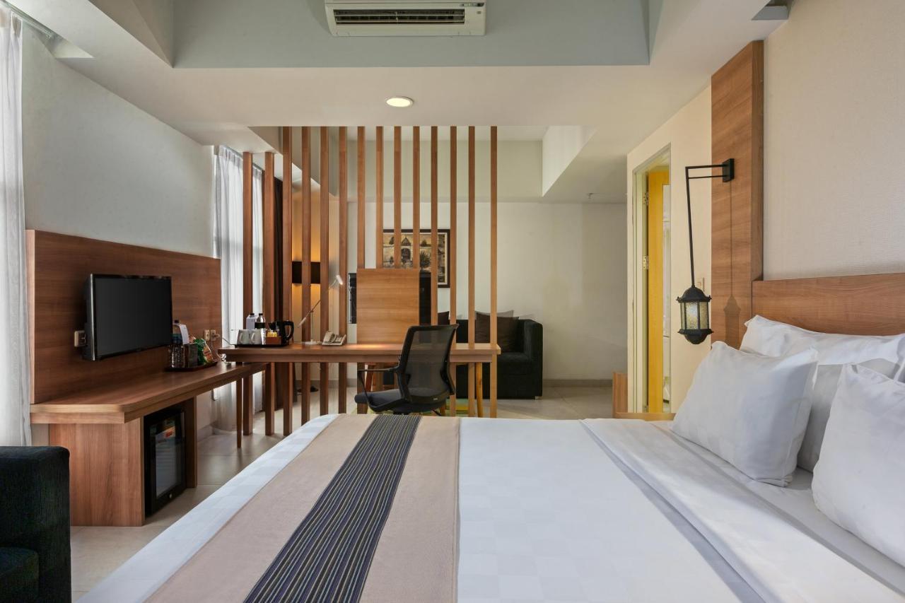 คาส ตูกู  Hotel ยอกยาการ์ตา ภายนอก รูปภาพ