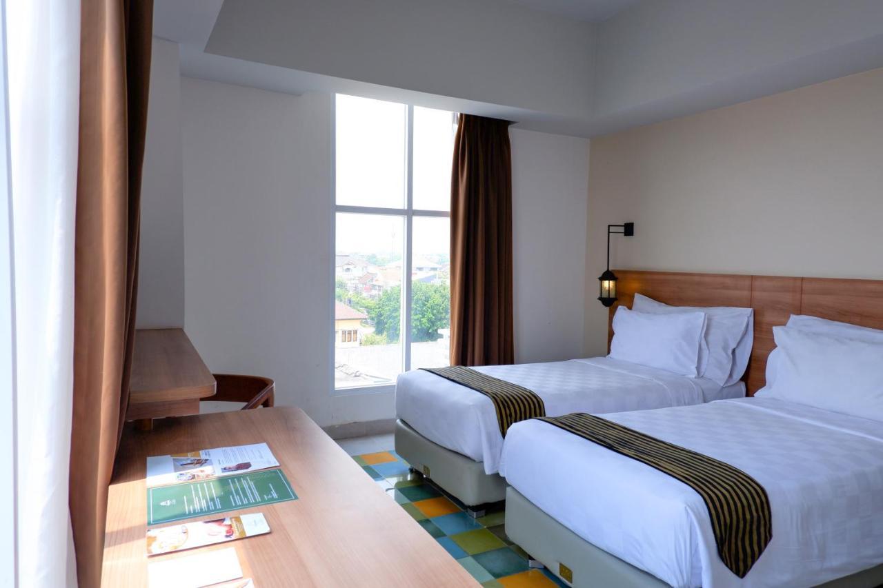 คาส ตูกู  Hotel ยอกยาการ์ตา ภายนอก รูปภาพ